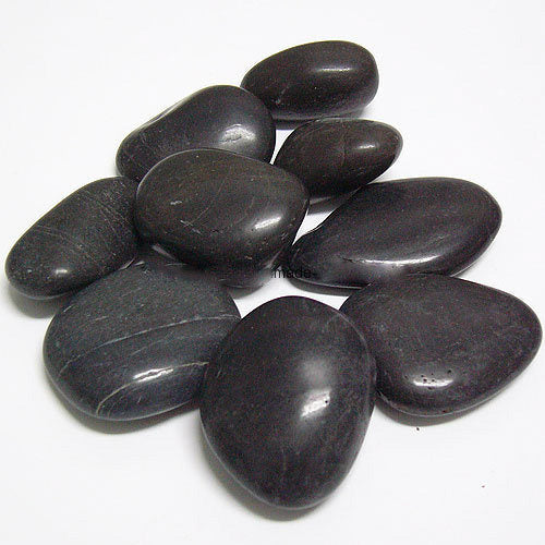 High Polished Black Pebbles 20-25 KG Bag 3-5cm – image 2